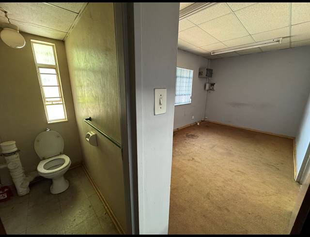 183M² WAREHOUSE TO LET IN ROBERTVILLE